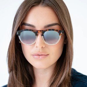 illesteva Leonard Sunglasses - H/H Maple Bone/Silver Mirror Gradient